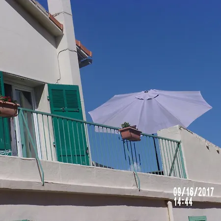 Stud Terras Corniche 2 Pers Stat Gratuit Rue Modif Suivt Possib Et Accord Exclusif Apartment