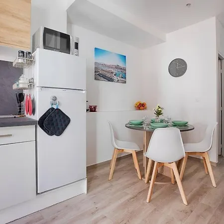 Joli T3 Avec Balcon - Gare St-charles A 50 M Apartment