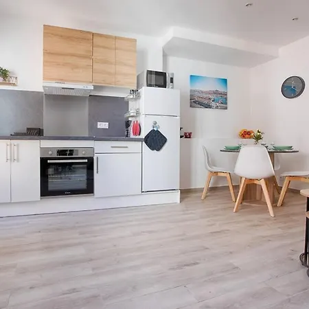 Joli T3 Avec Balcon - Gare St-charles A 50 M Marseille