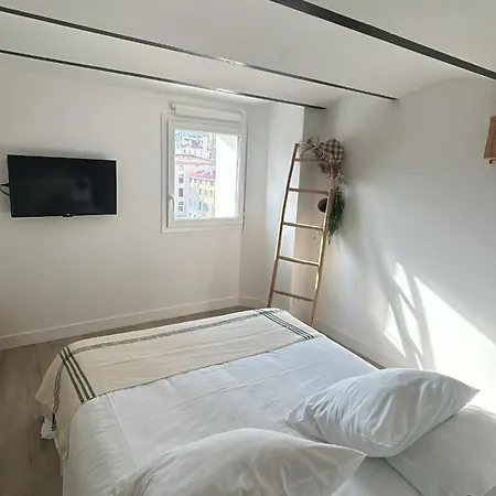 Place Aux Huiles Apartment *