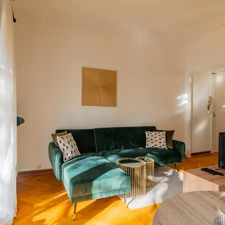 Le Carre D'or Mermoz Apartment *