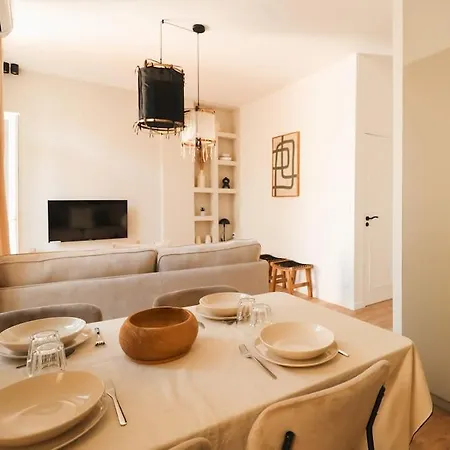 Longchamp - 2 Avec Terrasse - Wifi - Clim Apartment *