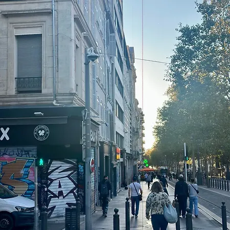 La Canebiere Au Plein Centre-ville De Appartement Marseille