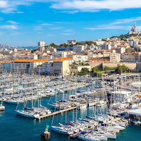 T2 47m2 Avec Terrasse - Proche Gare Apartment