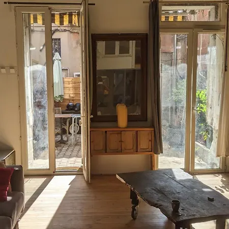 Loft Apartment *