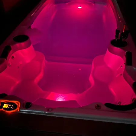 Avec Jacuzzi By Queen * Marseille