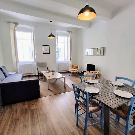 Apartment 50sqm In Old Port 2 Bedrooms 6 Max Marseille