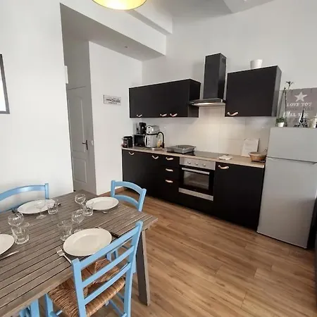 50sqm In Old Port 2 Bedrooms 6 Max Apartment Marseille