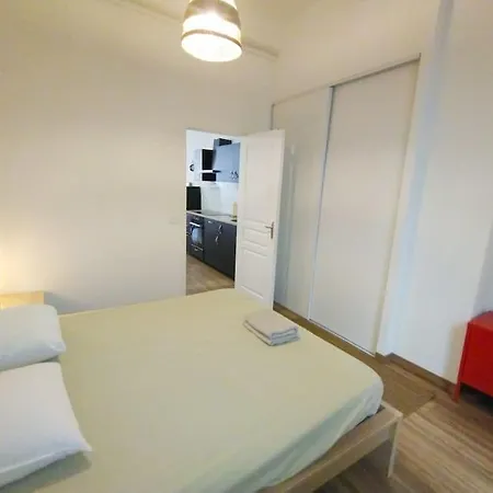 Sur Le Vieux Port , 50m2, 4pers Apartment