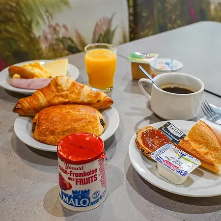 Hotel Centre La Joliette 3*