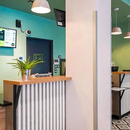 Hotel Centre La Joliette 3*