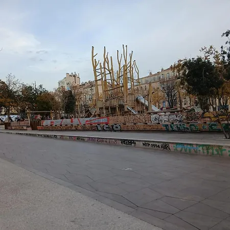 Spacieux Au Coeur De 90 M² Parking Inclus *