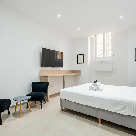 Fully-equipped In Panier Close To Business Area Joliette And Old-port Marseille
