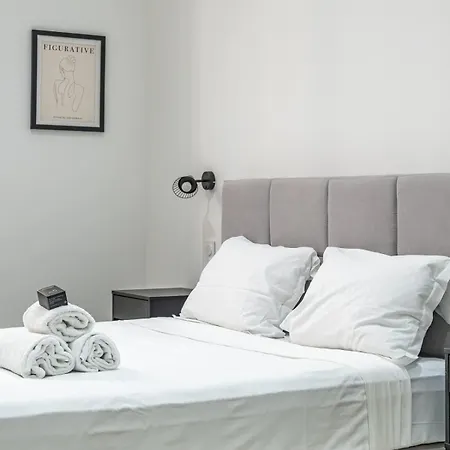 Fully-equipped In Panier Close To Business Area Joliette And Old-port