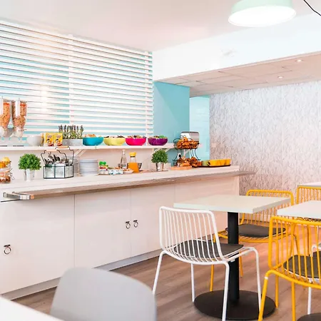 Отель Ibis Styles Centre Prado Place Castellane 3*