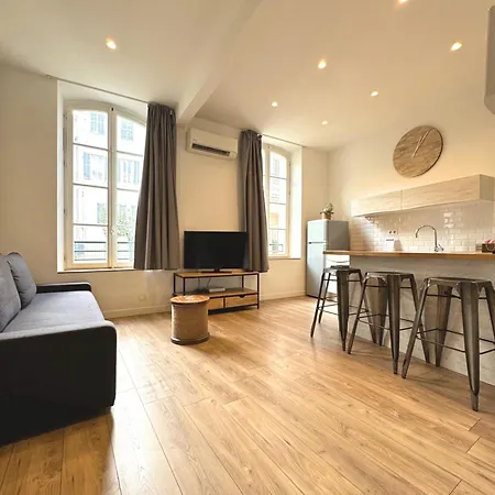 Du Vieux Port Aparthotel 4*