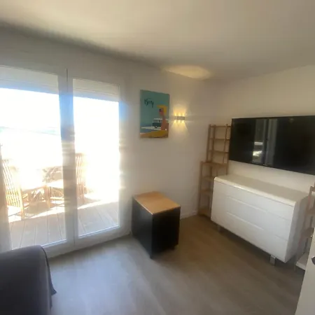 Holiday home La Flibuste Des Goudes: Calanques Seaside Retreat With Gardens