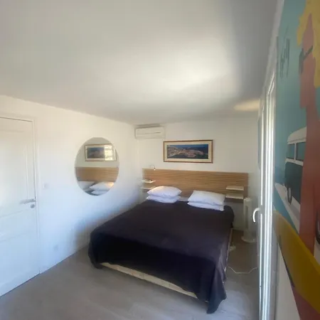 Holiday home La Flibuste Des Goudes: Calanques Seaside Retreat With Gardens