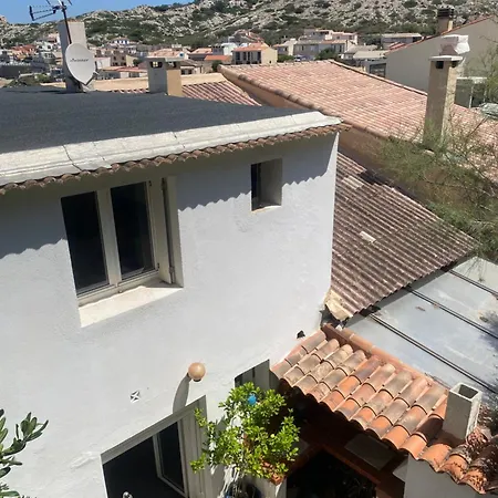 La Flibuste Des Goudes: Calanques Seaside Retreat With Gardens Marseille