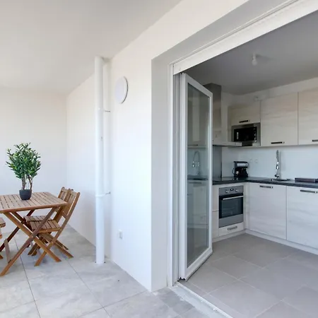 T3 Duplex Avec Parking Et Balcon A Euromed
