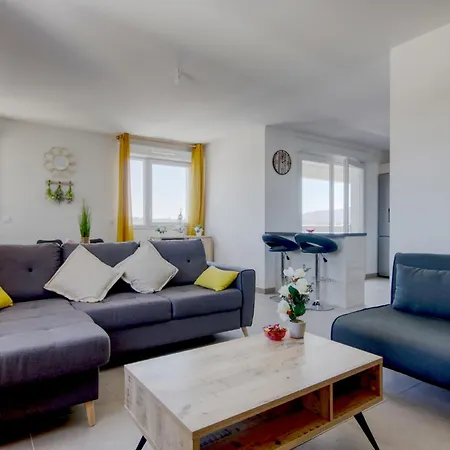 Apartment T3 Duplex Avec Parking Et Balcon A Euromed