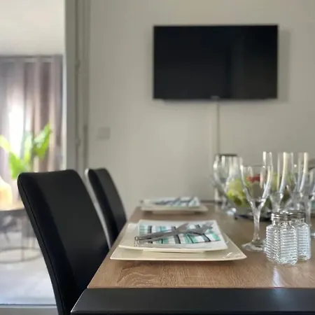 Apartment Aj - Stylish Pied-a-terre A La Joliette - Parking *