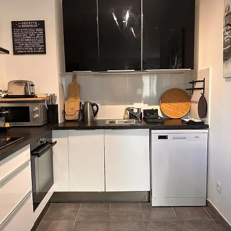 Apartment Aj - Stylish Pied-a-terre A La Joliette - Parking *