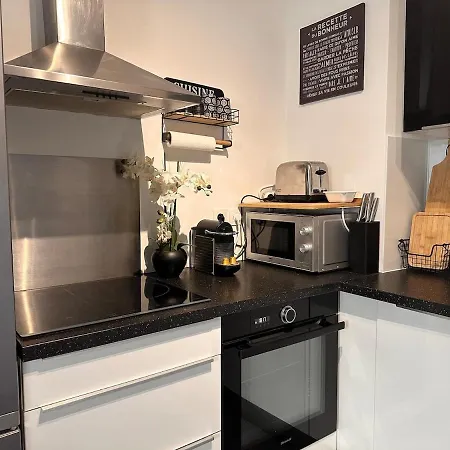 Apartment Aj - Stylish Pied-a-terre A La Joliette - Parking
