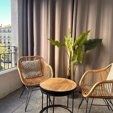 Aj - Stylish Pied-a-terre A La Joliette - Parking Apartment Marseille