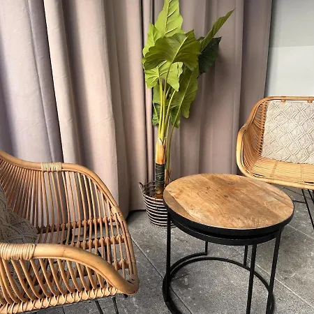 Aj - Stylish Pied-a-terre A La Joliette - Parking Apartment
