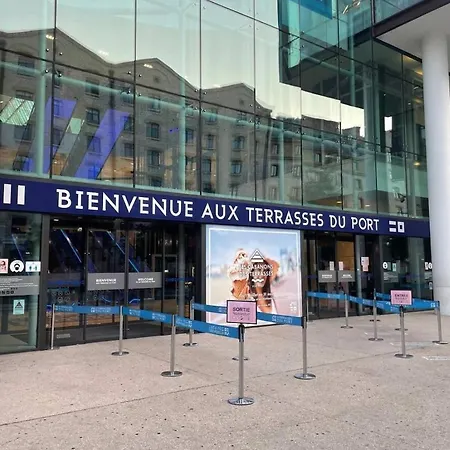 Aj - Stylish Pied-a-terre A La Joliette - Parking Apartment *