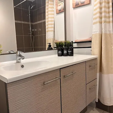 Apartment Aj - Stylish Pied-a-terre A La Joliette - Parking Marseille