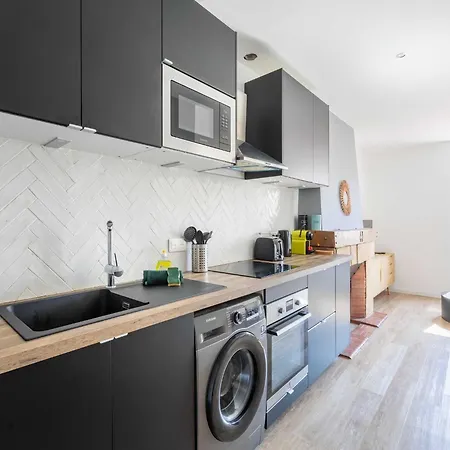 Charming -1br 4p- Notre Dame Du Mont Apartment