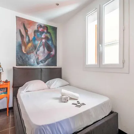 Magnificent With Terrace -1br 4p- Apartment Marseille
