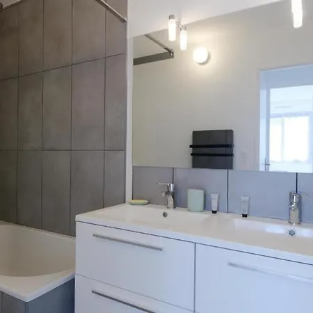 Apartment 4 8 Personnes St Charles *