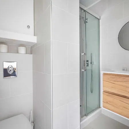 Apartment Charming Renovated Apt-1br 4p- Notre Dame Du Mont *
