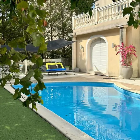 Piscine Confort, Barbecue 4 Etoiles Villa Marseille