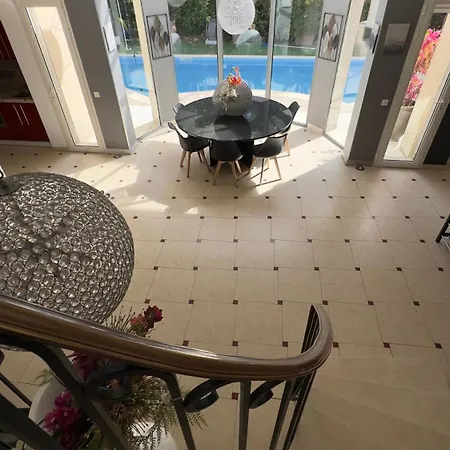 Villa Piscine Confort, Barbecue 4 Etoiles Marseille