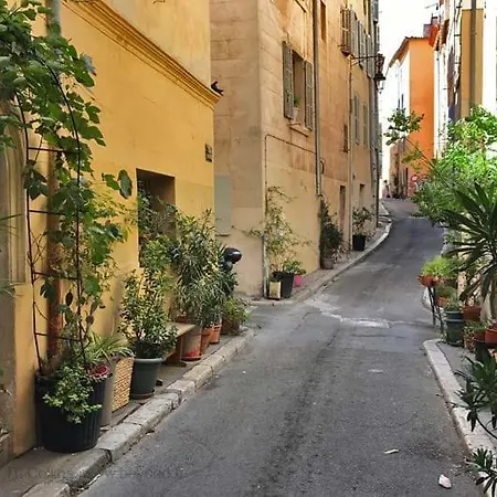 Apartment Happy - Cozy Flat In The Historical Center