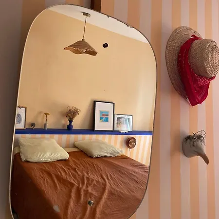 Petite Maison Avec Terrasse *