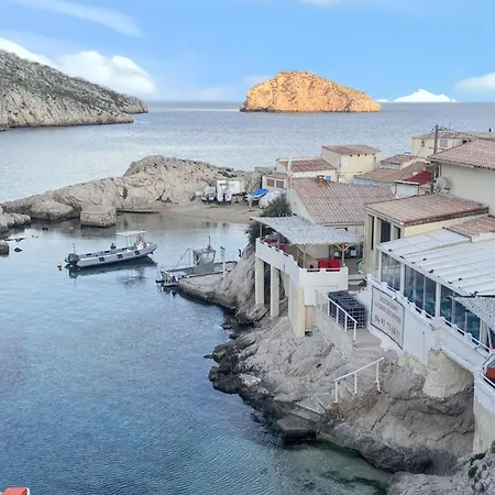 Maison Chaleureuse Au Coeur Des Calanques De + Jardin. Holiday home *