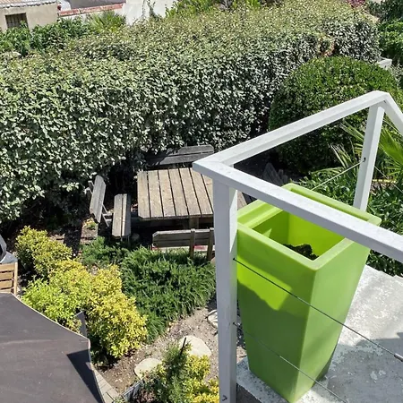 Maison Chaleureuse Au Coeur Des Calanques De + Jardin. *