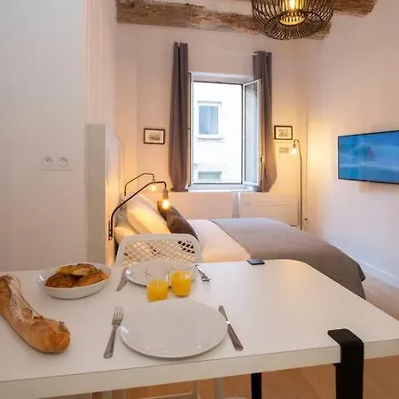 Apartment Designs Vieux Port *