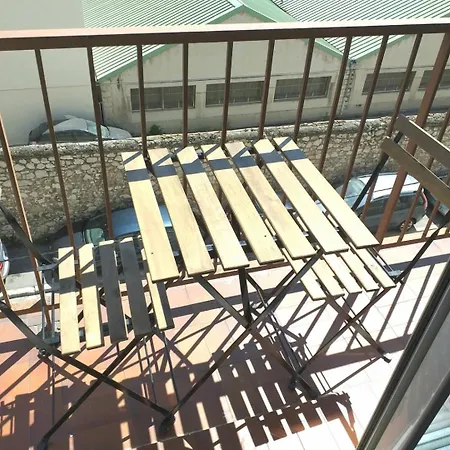 Apartment T2 Calme, Stationnement Gratuit, Autoroute A Proximite, A 10km *