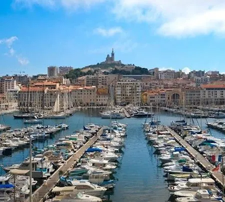 Appartement Grand Au Coeur Du Vieux Port!