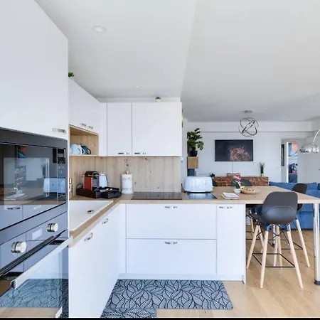 Standing, Vue Et Parking Apartment *
