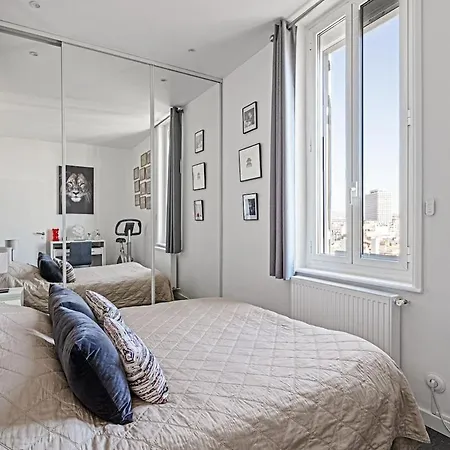 Loft Stern, Carre D'or Marseille, 10 Pers, 3 Chambres, 260 M2, Dernier Etage Apartment
