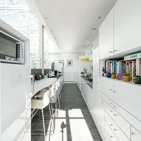 Loft Stern, Carre D'or Marseille, 10 Pers, 3 Chambres, 260 M2, Dernier Etage Apartment