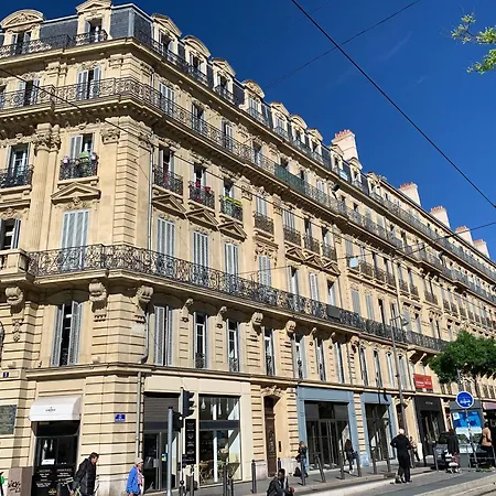 L'escapade Marseillaise T2 Moderne Avec Cuisine Equipee Et A 5 Min Du Vieux-port *