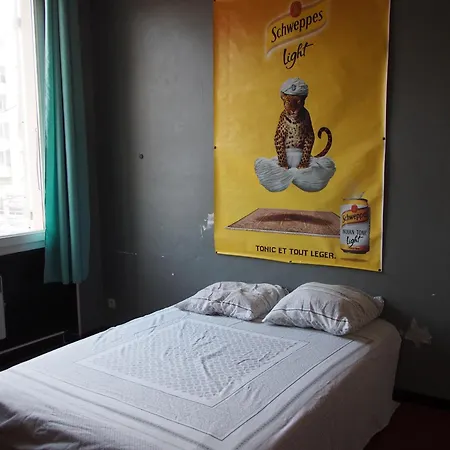 Apartment Schweppes Dans Maison, Salle De Bain Et Sejour A Partager *